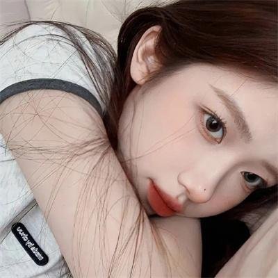 恋综女嘉宾脚踏两条船，官方微博回应，前后半年持续发酵
